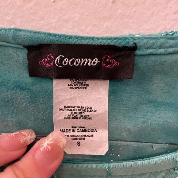 Turquoise Pointed Hem Top I - Picture 2 of 5